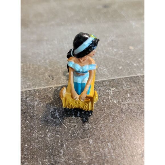 Disney Jasmine Magic Carpet toy figure Aladdin - Picture 3 of 5